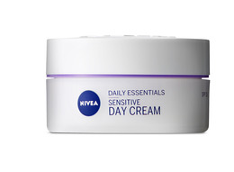 Nivea Essentials Day Cream Sensitive 50 ml