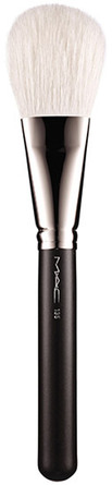 MAC 135 Large Flat Powder Brush