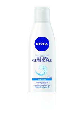 Nivea Essentials Cleansing Milk 200 ml