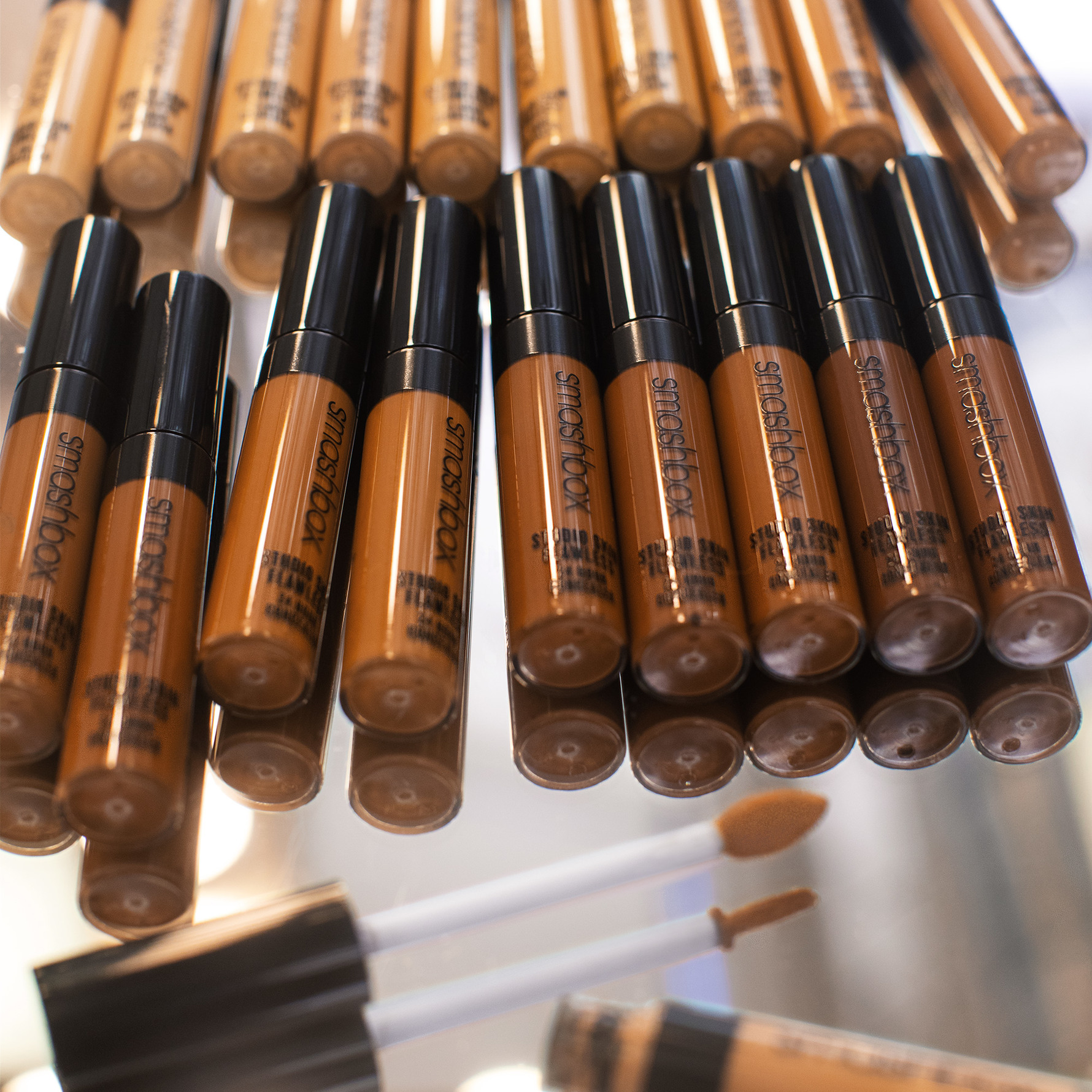 Køb Smashbox Studio Skin Flawless 24 Hour Concealer Light Neutral 8 ml