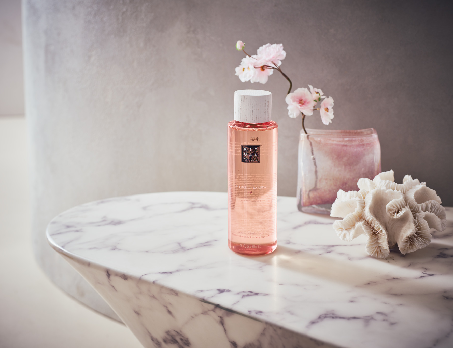 Køb RITUALS Sakura Foaming Shower Gel Matas