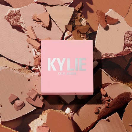 Kylie by Kylie Jenner Pressed Bronzing Powder 400 Tanned And Gorgeous