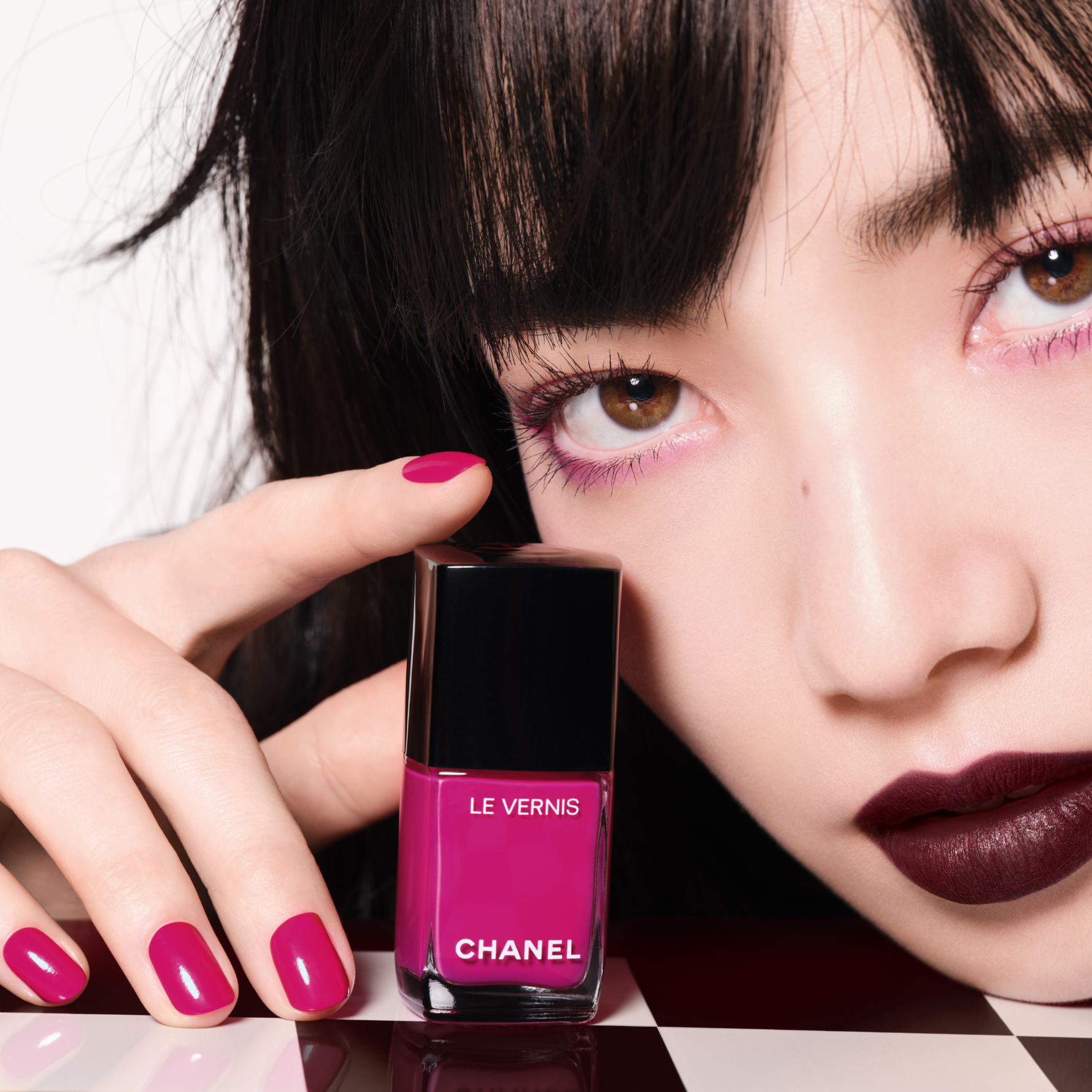Kjøp NAIL COLOUR 387 Performer - CHANEL - KICKS