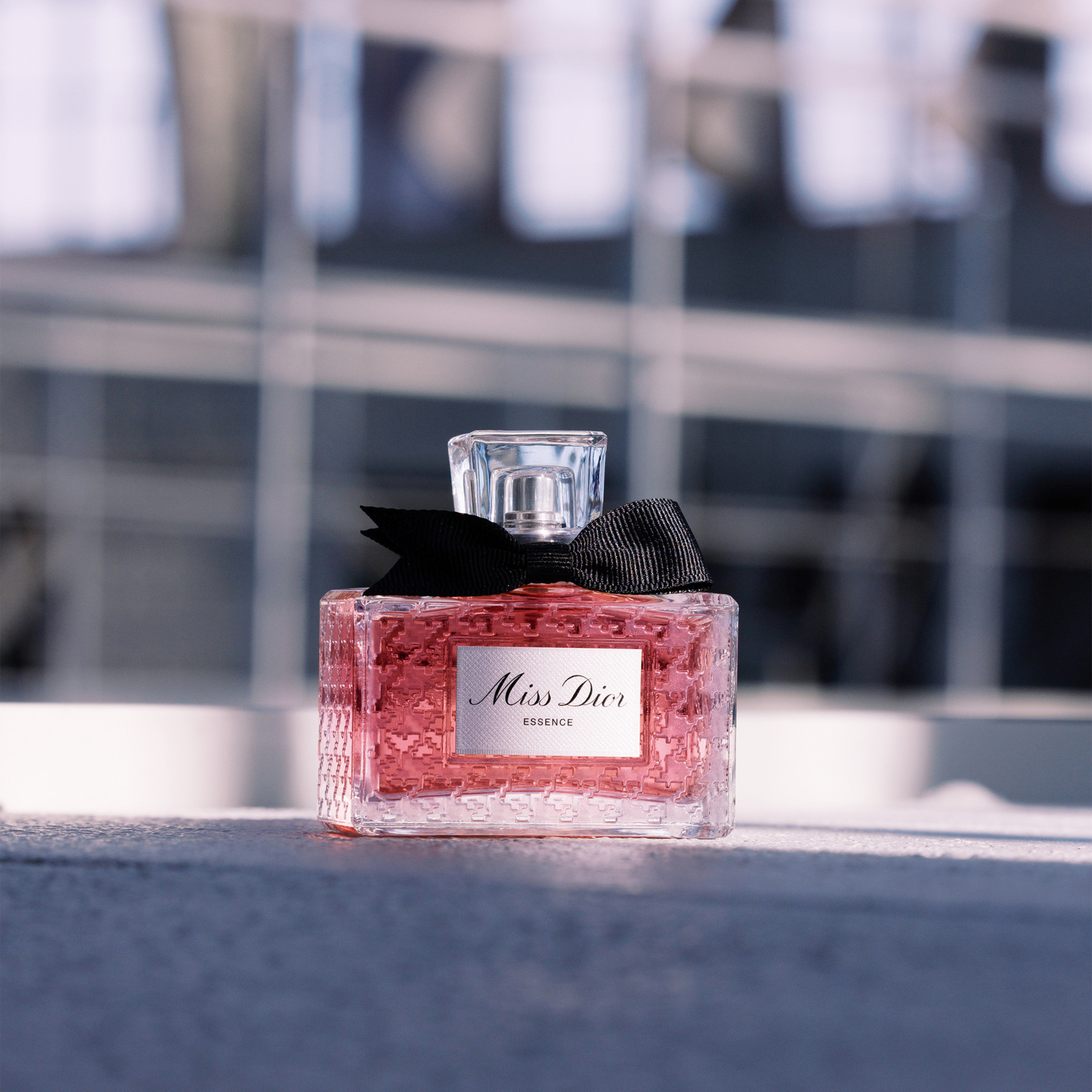 Kjøp Miss Dior Essence 35 ml - DIOR - KICKS