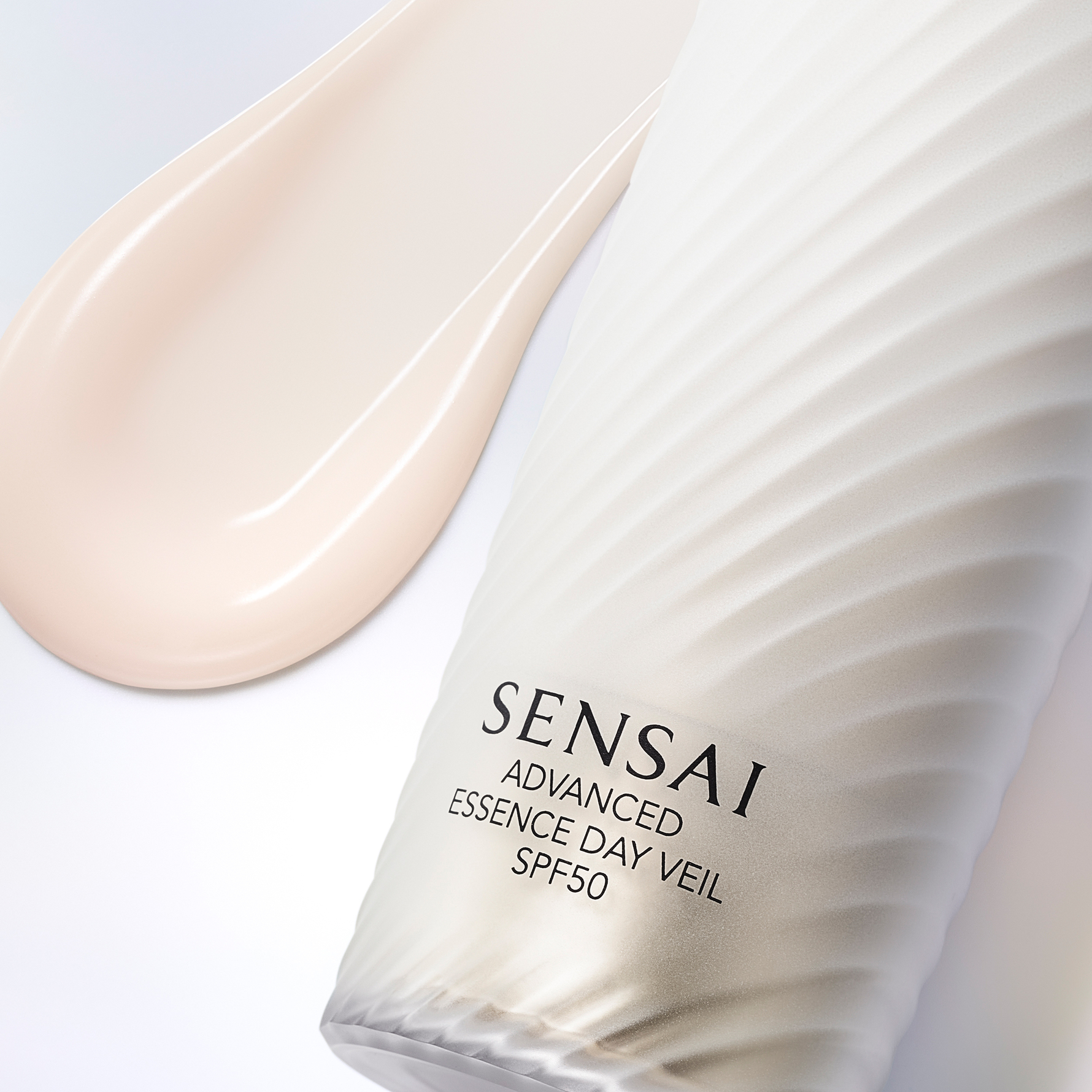 Köp Advanced Essence Day Veil 40 ml - Sensai - KICKS