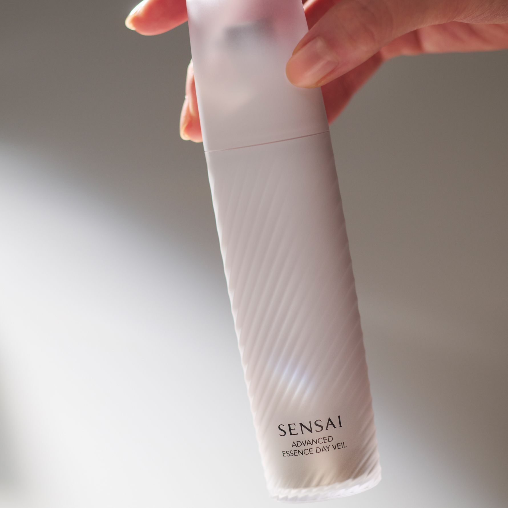 Köp Advanced Essence Day Veil SPF50 40 ml - Sensai - KICKS