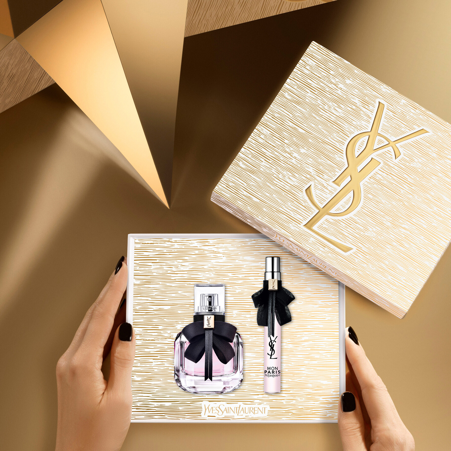 Köp Mon Paris EdP 30 ml Gift Box - Yves Saint Laurent - KICKS
