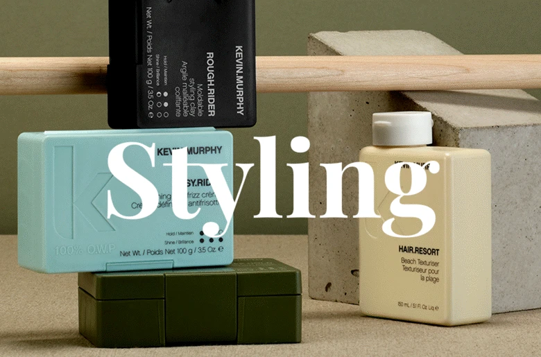 Her ses et hvidt "Styling" foran produkter. 