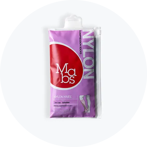 Her ses to par nylonstrømper fra MABS