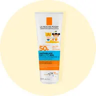 Her ses en solcreme med faktor 50 til børn fra La Roche Posay. Baggrunden er lysegul.