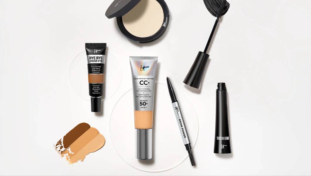 IT Cosmetics: Bye Bye Under Eye concealer, CC+ Cream SPF 50+, pudder, Superhero mascara og Brow Power blyant.