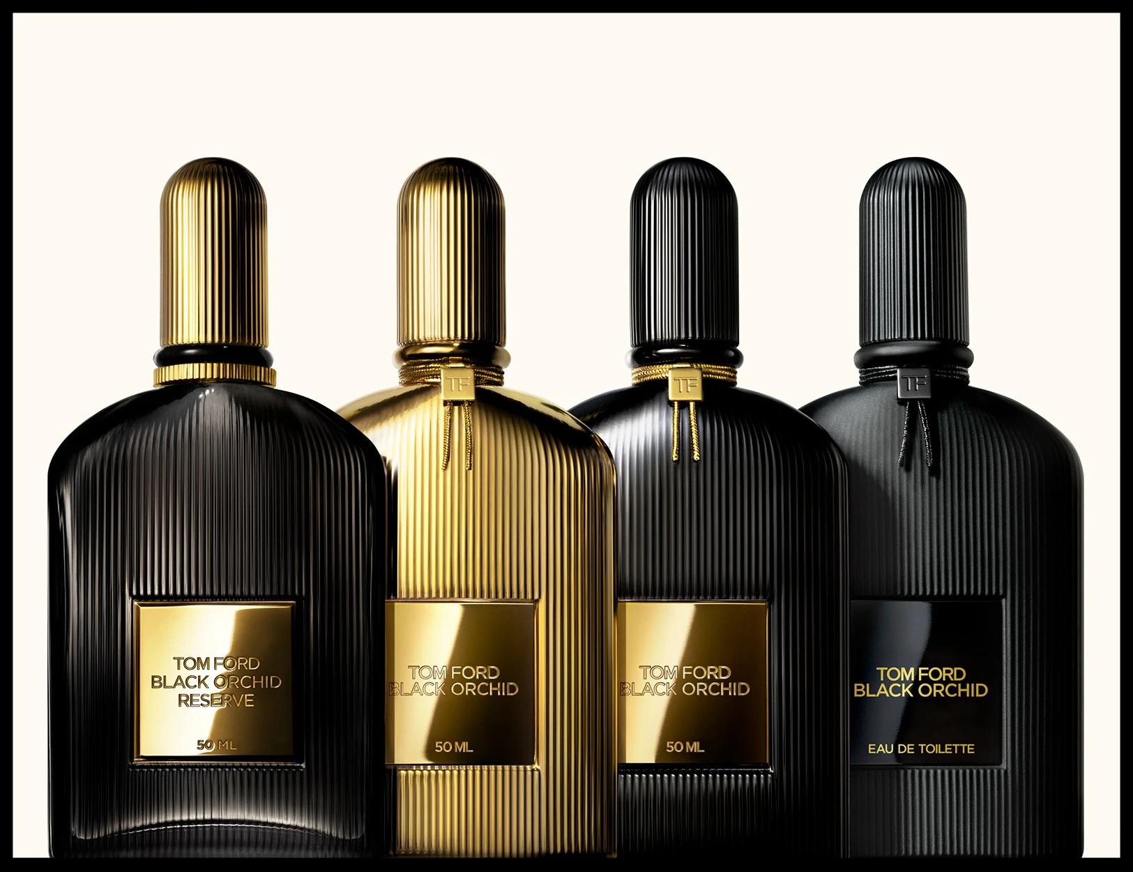 Fire Tom Ford Black Orchid parfume flasker. Fra venstre: 'Black Orchid Reserve 50 ML' (sort flaske, guldhætte), 'Black Orchid 50 ML' (guldfarvet flaske, guldhætte), 'Black Orchid 50 ML' (sort flaske, sort hætte, guld etiket), 'Black Orchid Eau de Toilette' (sort flaske, sort hætte, sort etiket).