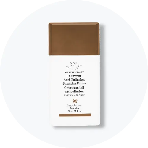 Her ses Bronzing Drops fra Drunk Elephant