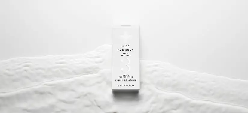 Her ses et Iles Formula produkt liggende i en hvid skumkant. 