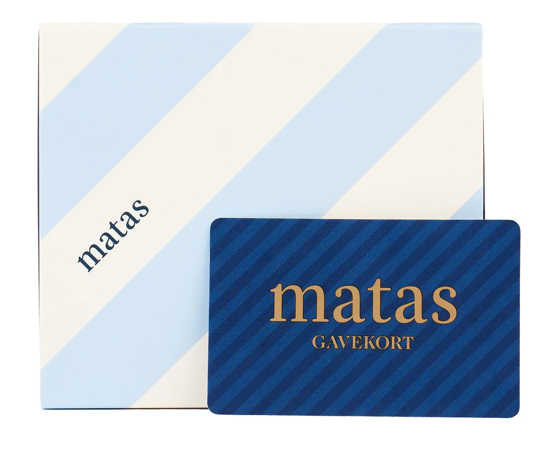 Her ses et Matas gavekort i mørkeblåt design med guldfarvet tekst foran en gaveæske med lyseblå og hvide striber. På gavekortet står “Matas Gavekort”, og på æsken ses Matas-logoet