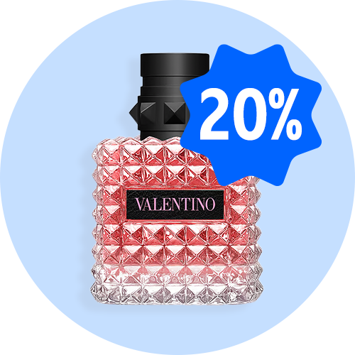 Valentino-parfume i rosa glasflakon på lyseblå baggrund med blåt 20%-mærke.