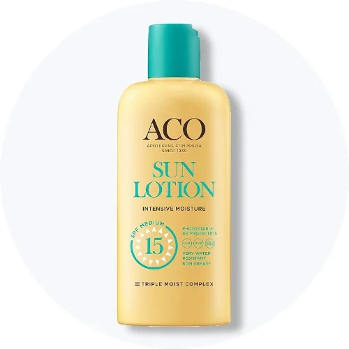 Her ses en solcreme med faktor 15. Den er fra Aco