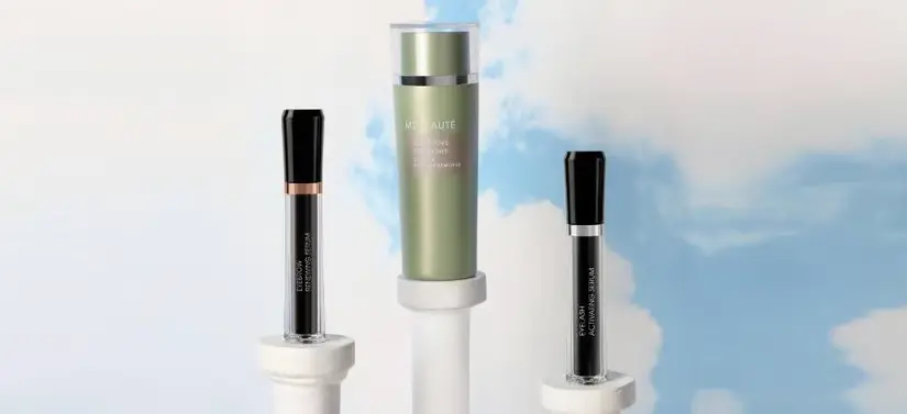 Her ses tre M2 Beauté produkter oppe i himlen.