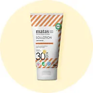 Her ses en solcreme til børn med faktor 30. Solcremen er fra Matas Striber og har en lysegul baggrund. 