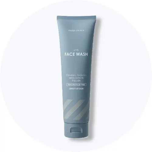 Her ses en Matas Striber Men Face Wash i blå emballage på en lys baggrund.