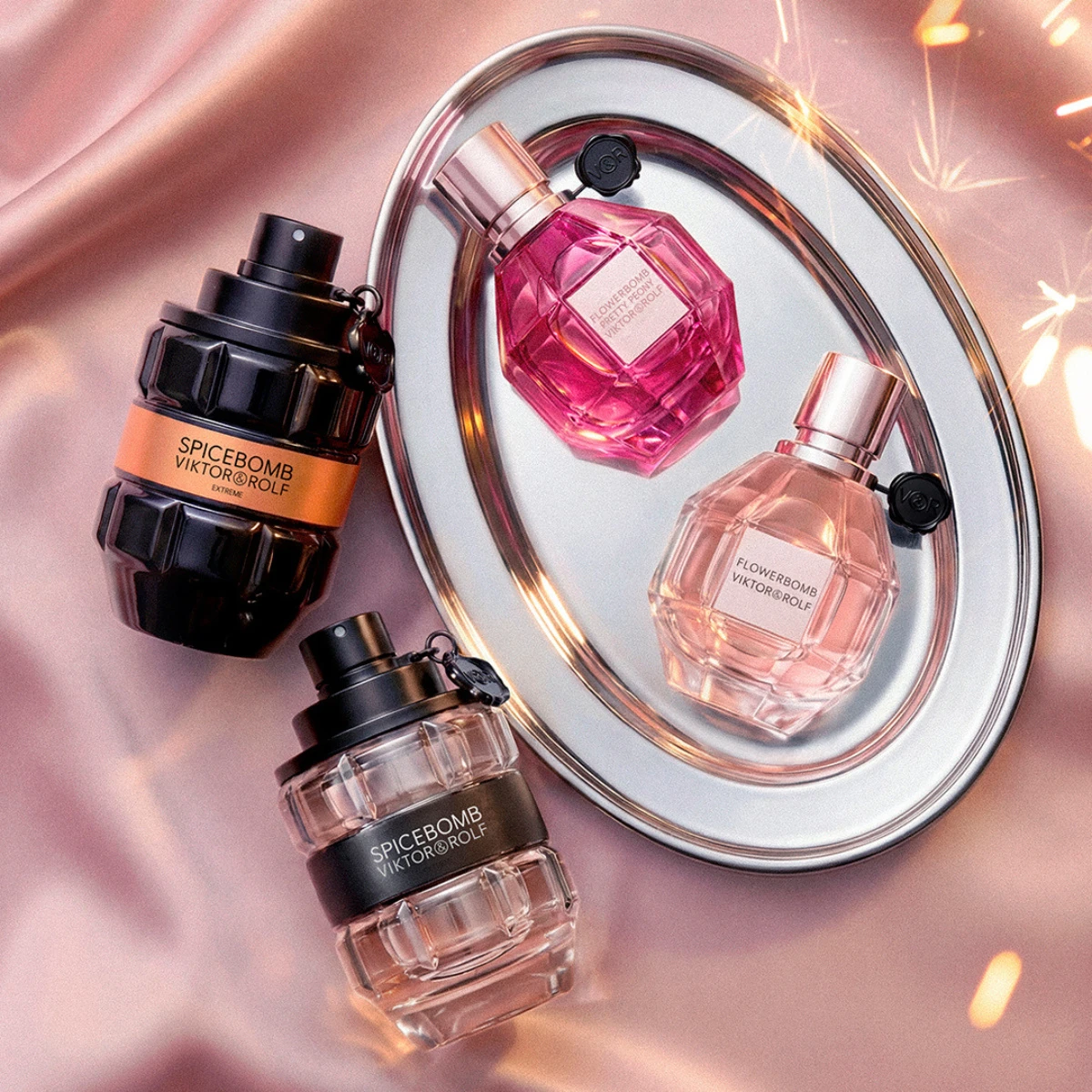 Viktor&Rolf parfumer: Pink Flowerbomb Pretty Peony, fersken Flowerbomb, sort Spicebomb Extreme, og klar Spicebomb.