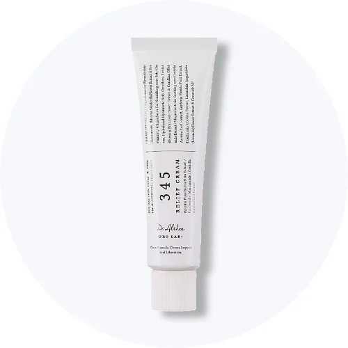 Her ses en Dr. Althea 345 Relief Cream i hvid emballage på en lys baggrund.