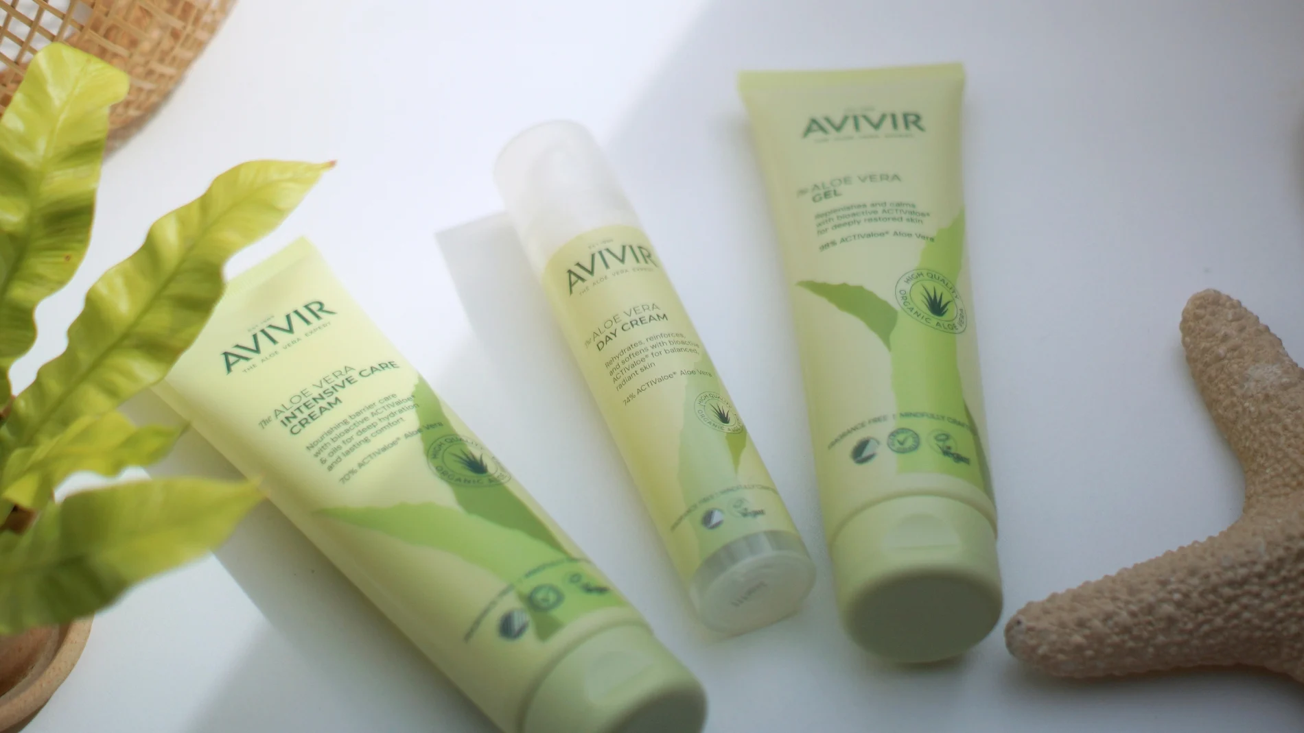 Billede af tre produkter fra AVIVIR i ny emballage