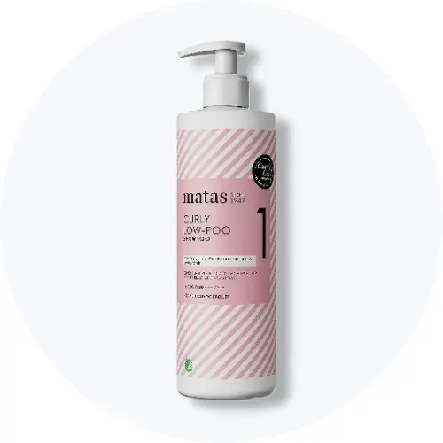 Her ses en Curly Shampoo fra Matas Striber på en lys baggrund.