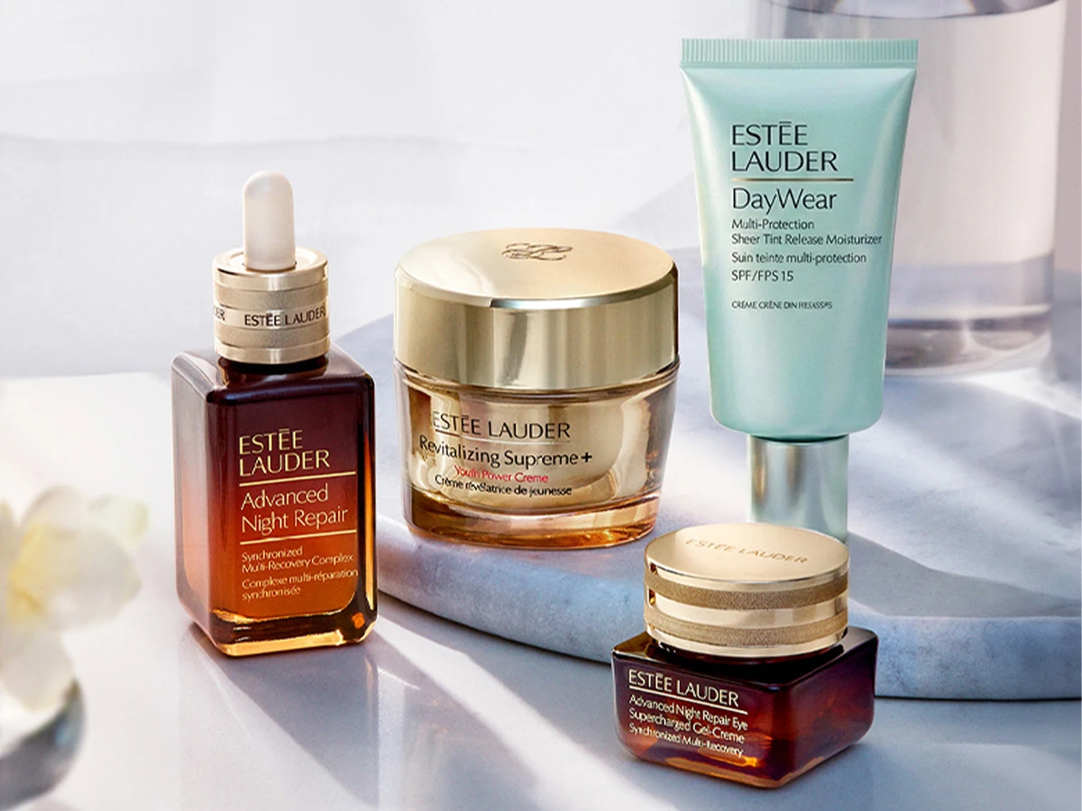 Estée Lauder: Advanced Night Repair serum og øjencreme, Revitalizing Supreme+ creme, DayWear SPF 15 fugtighedscreme.