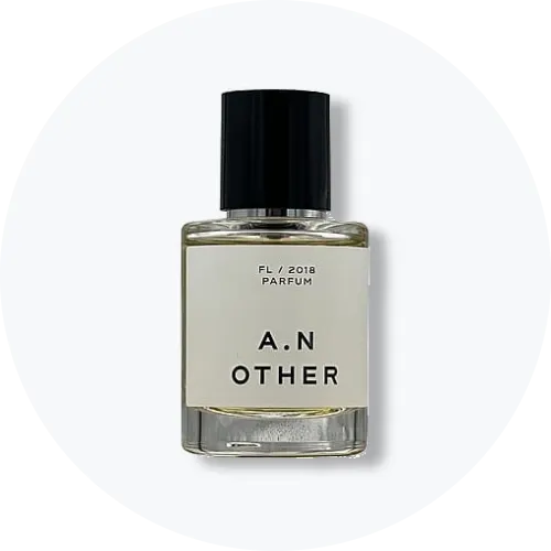 Her ses en parfume fra A. N Other
