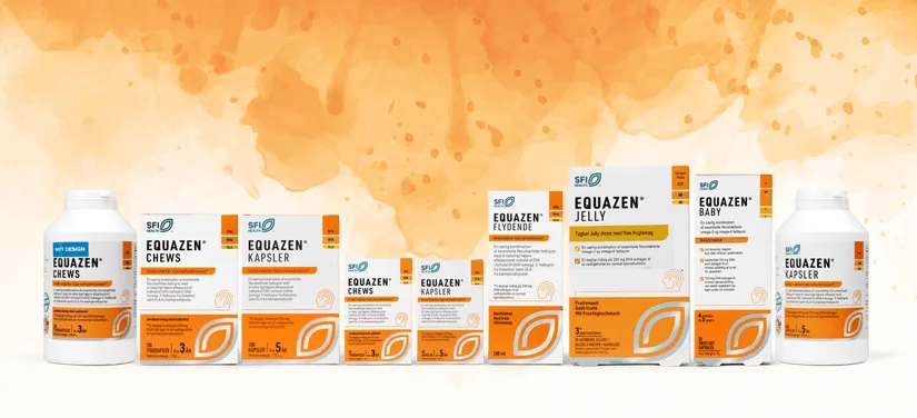Alle Equazen produkter ses på række. Baggrunden er i orange farver, som om der var malet på væggen. Kraftigere orange over produkterne.