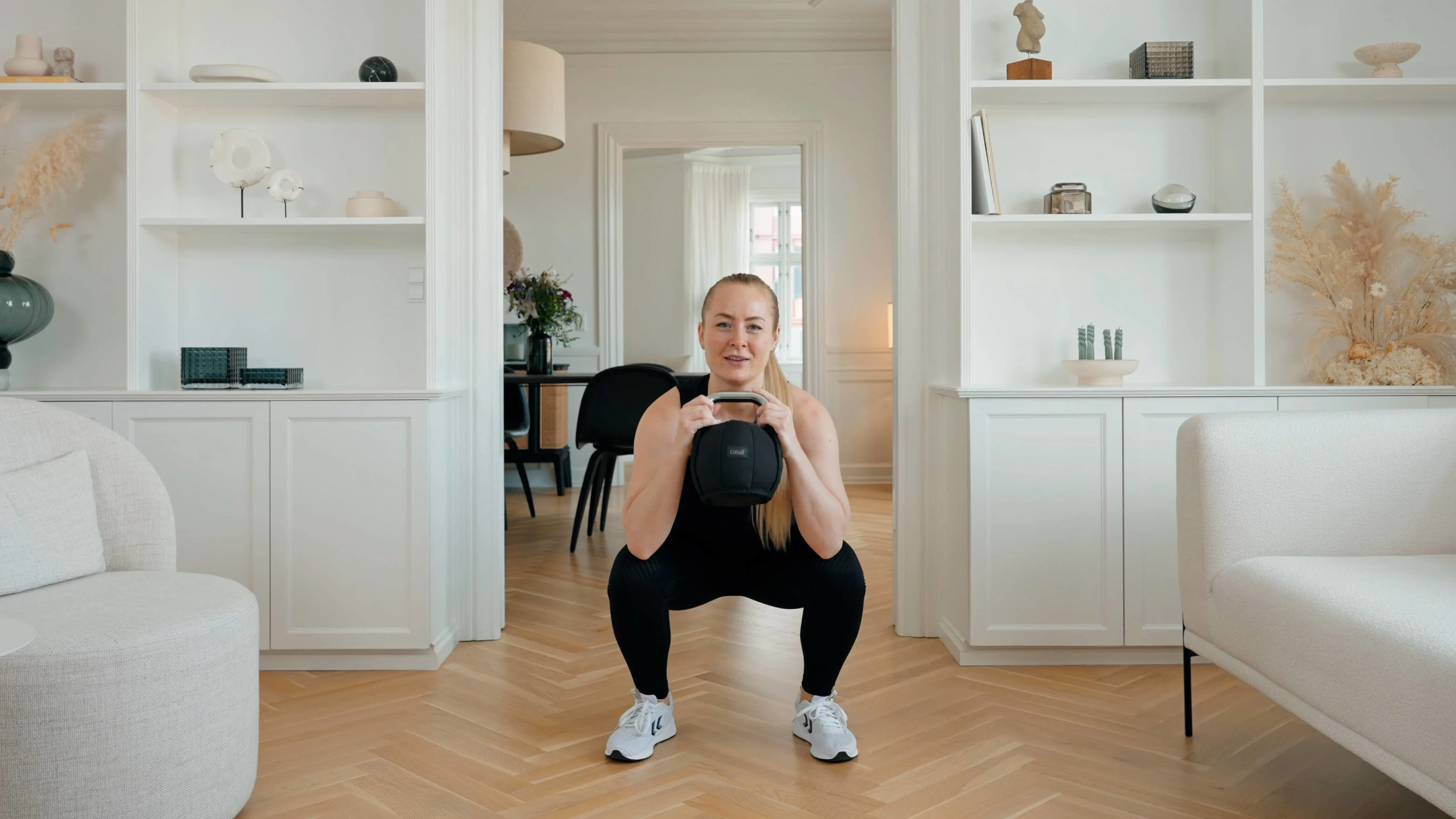 Still af goblet squat.jpg