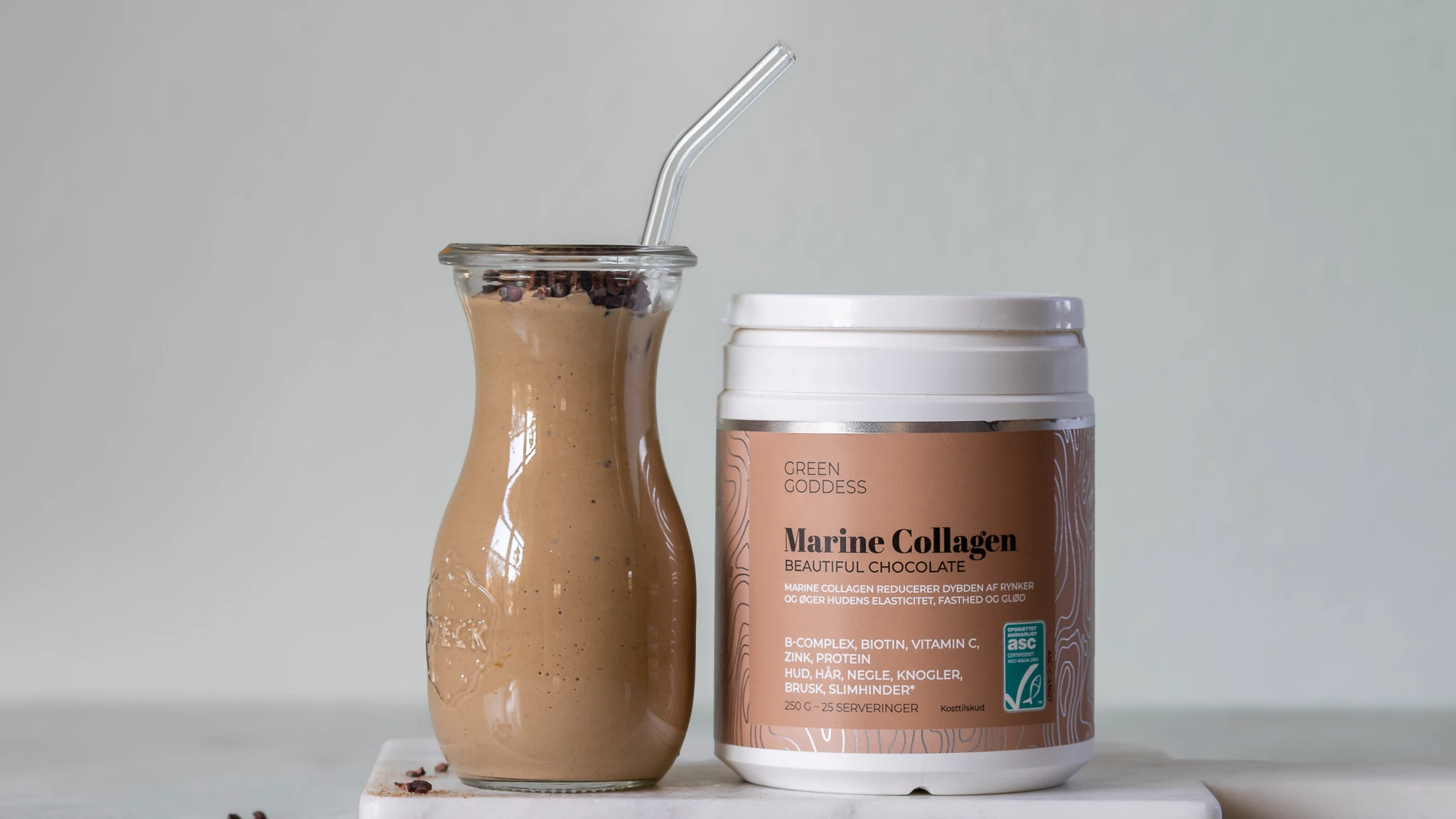 collagen chocolate smoothie.jpg