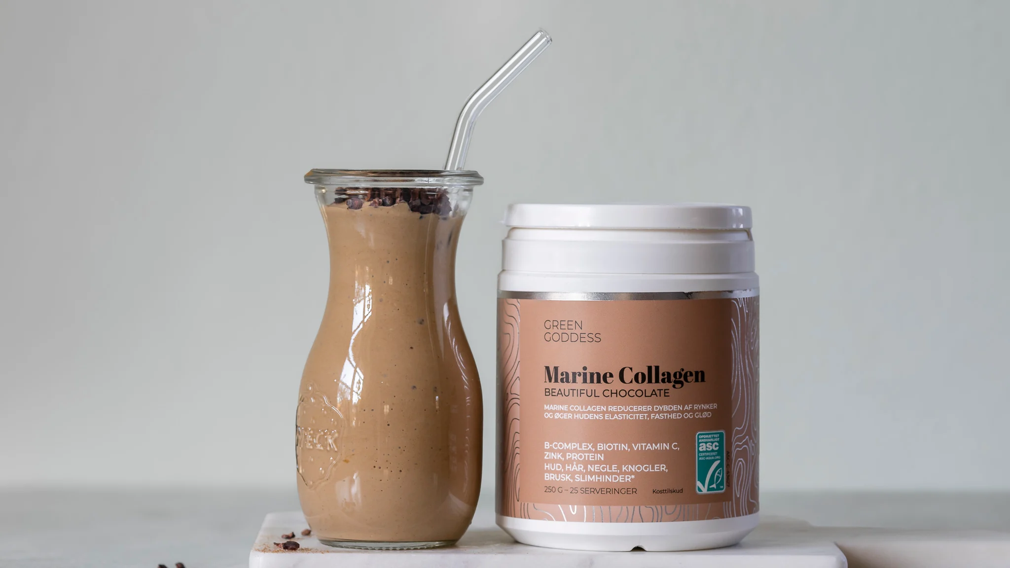 collagen chocolate smoothie.jpg