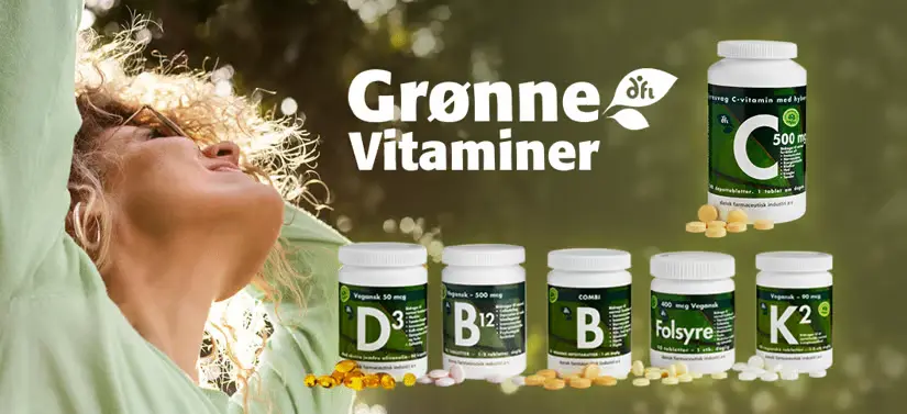 Her ses en glad kvinde i naturen. Til højre for hende ses en masse af Grønne vitaminers produkter.