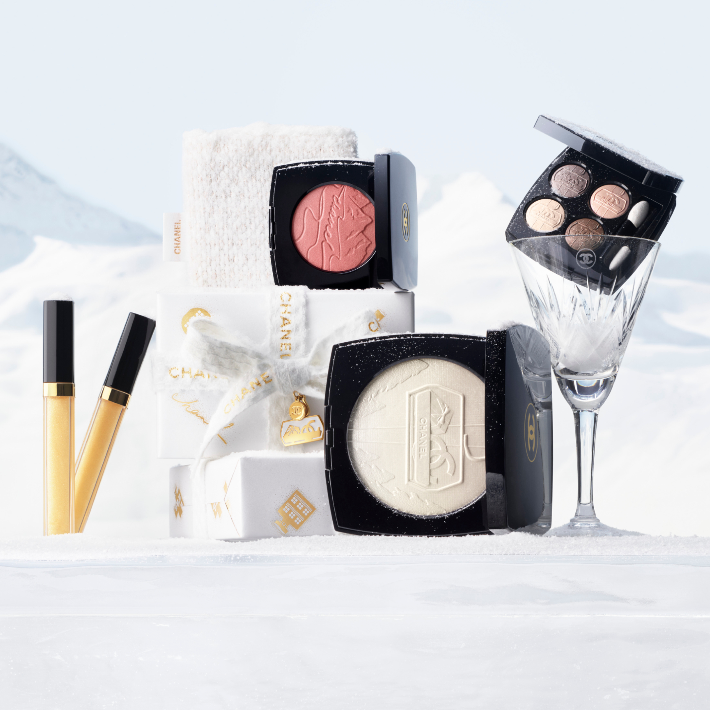 Sminkeprodukter fra Chanel.