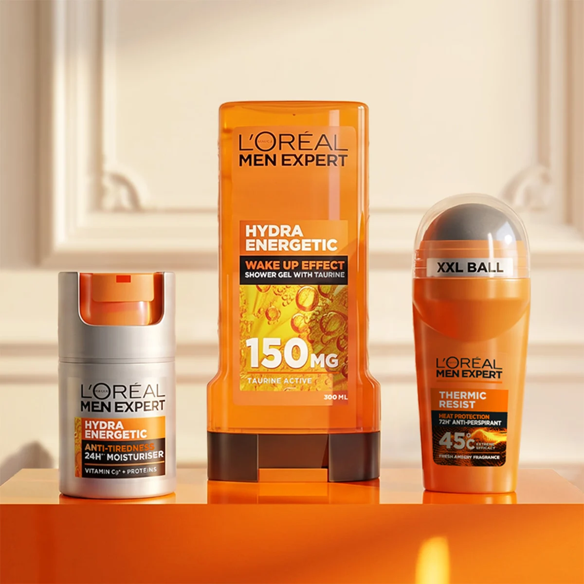 L’Oréal Men Expert Hydra Energetic hudvårds- och kroppsprodukter mot ljus bakgrund.