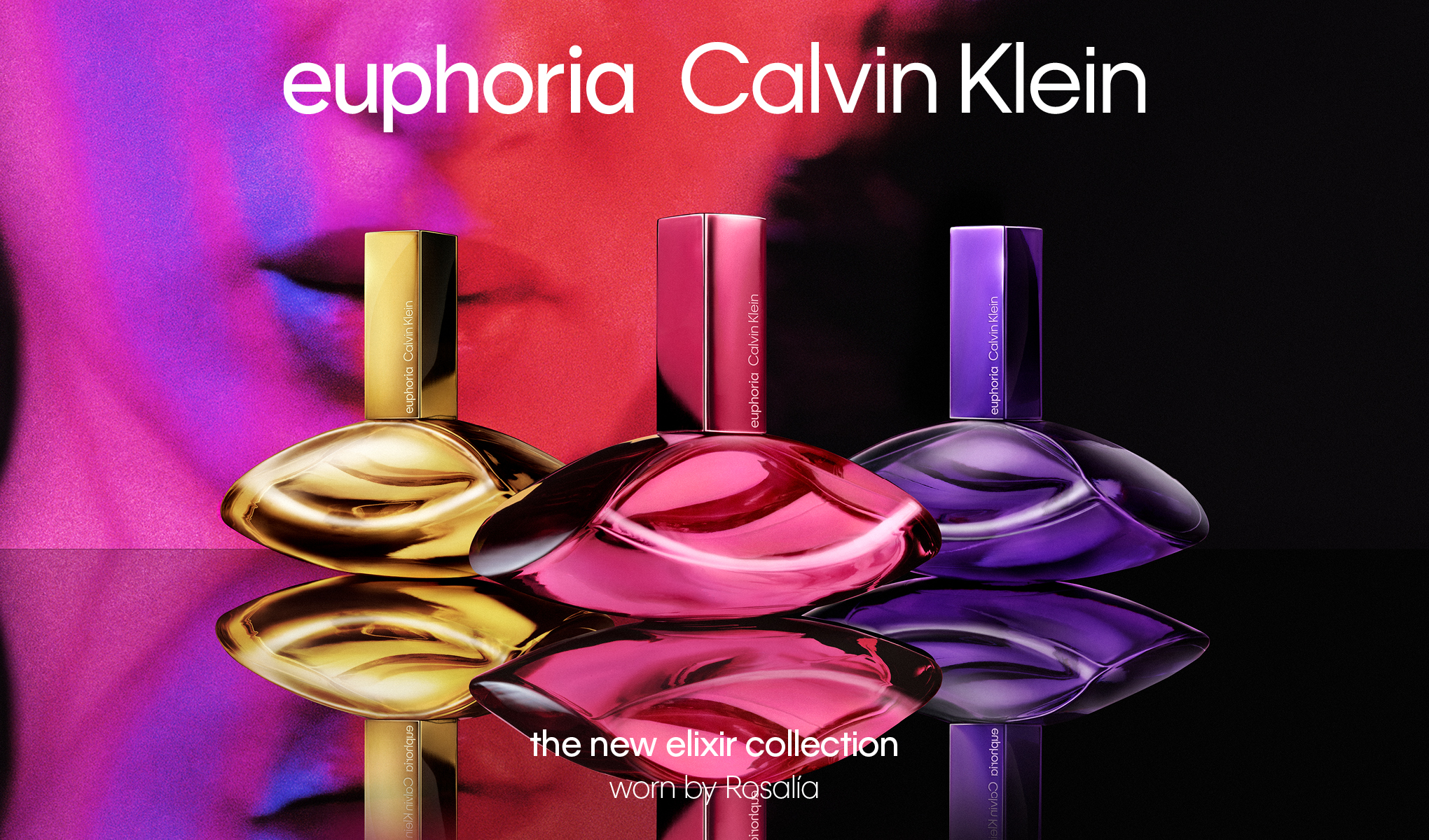 Calvin Klein Euphoria Elixir-kolleksjon. Tre parfymeflasker i gull, rosa og lilla mot fargerik bakgrunn. Tekst: «the new elixir collection, worn by Rosalía».