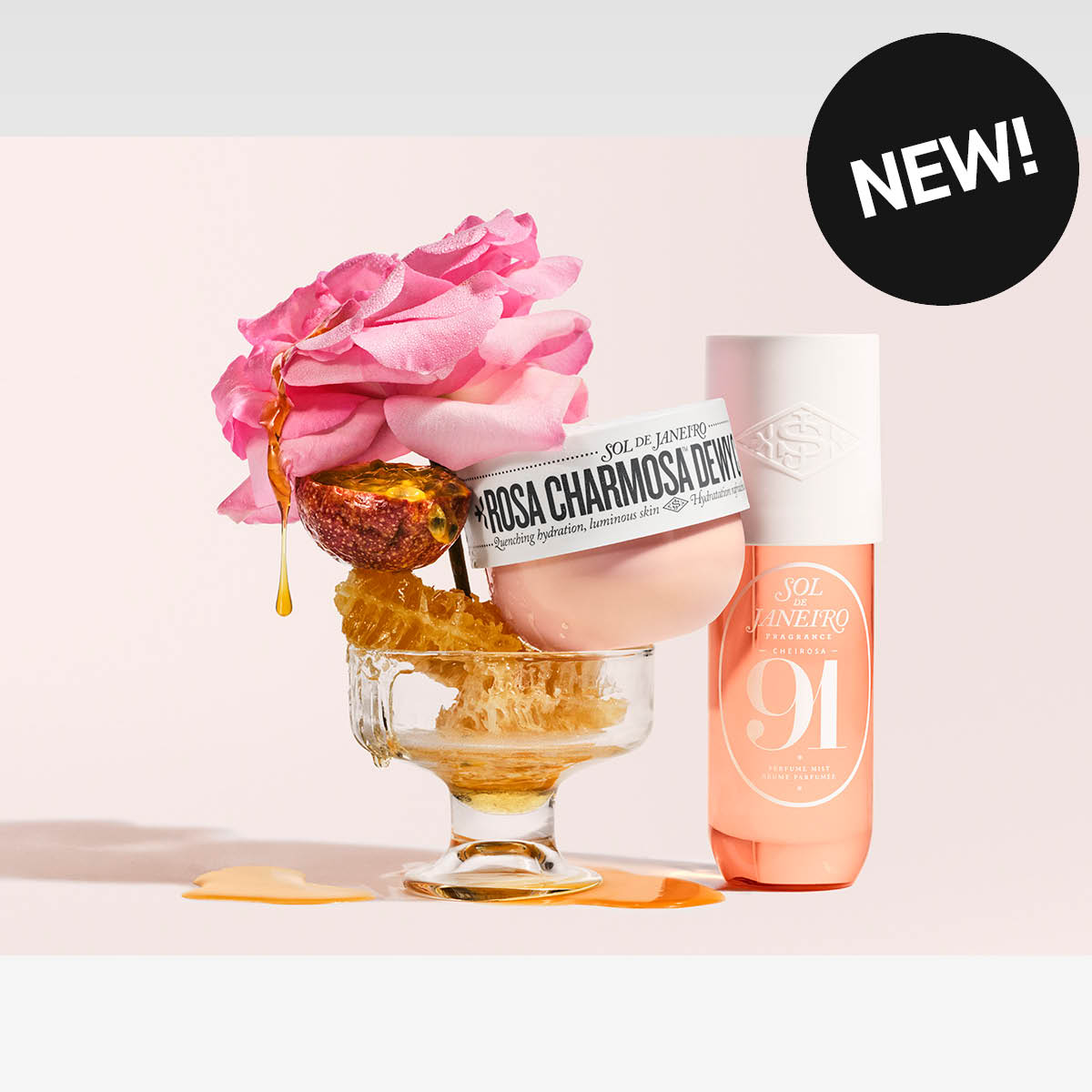 Sol de Janeiro hudpleieprodukter mot rosa bakgrunn, med teksten NEW!