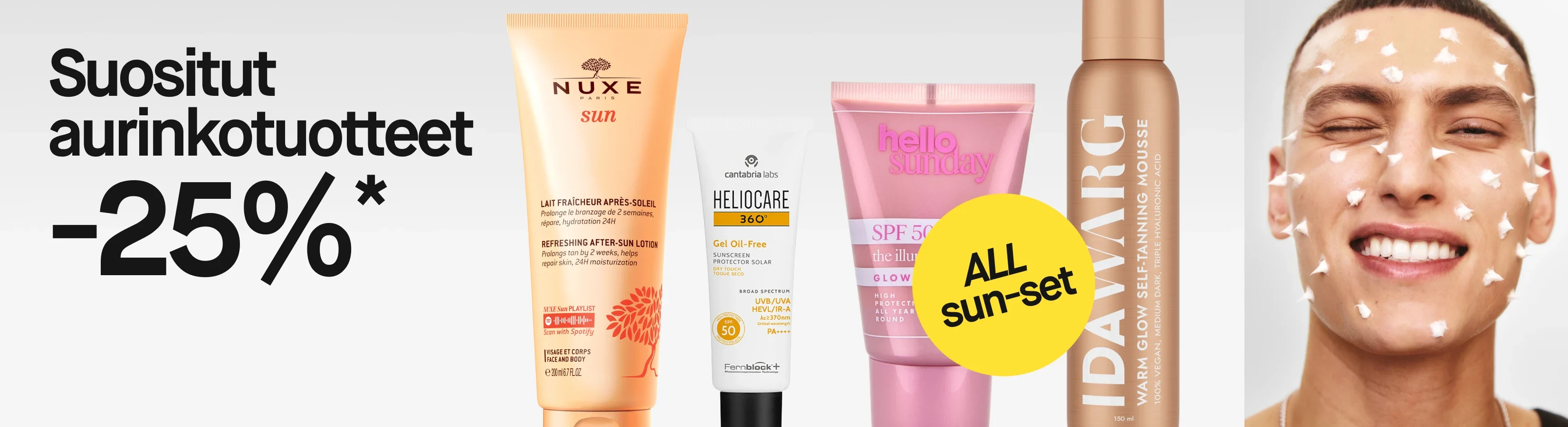 Kampanjakuva vaaleanharmaata taustaa vasten, jossa teksti ”Populära solprodukter 25%*” sekä keltainen ympyrä tekstillä ”ALL sun-set”. Kuvassa näkyvät NUXE Sun Refreshing After-Sun Lotion, Heliocare 360° Gel Oil-Free SPF 50, Hello Sunday SPF 30 Body Lotion ja IDA WARG Warm Glow Self-Tanning Mousse. Oikealla näkyy henkilö, jonka kasvoille on levitetty valkoista aurinkovoidetta.