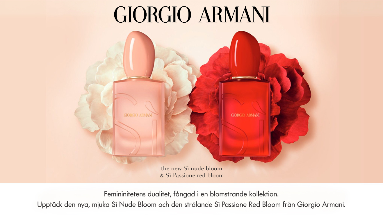 Två Giorgio Armani Sì eau de parfum-flaskor i rosa och rött står framför stora blomblad i matchande färger, med texten “GIORGIO ARMANI” på flaskorna och “the new Sì nude bloom” under. Nederst syns texten “Femininitetens dualitet, fångad i en blomstrande kollektion. Upptäck den nya, mjuka Sì Nude Bloom och den strålande Sì Passione Red Bloom från Giorgio Armani.”