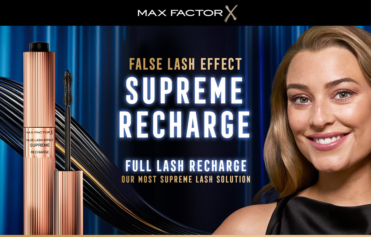 Max Factor False Lash Effect Supreme Recharge mascara, med en påfyllbar pakke og til høyre en kvinne med langt blondt hår. Teksten på bildet lyder «False Lash Effect Supreme Recharge - Endless Refillable Use - Our Most Supreme Lash Solution».