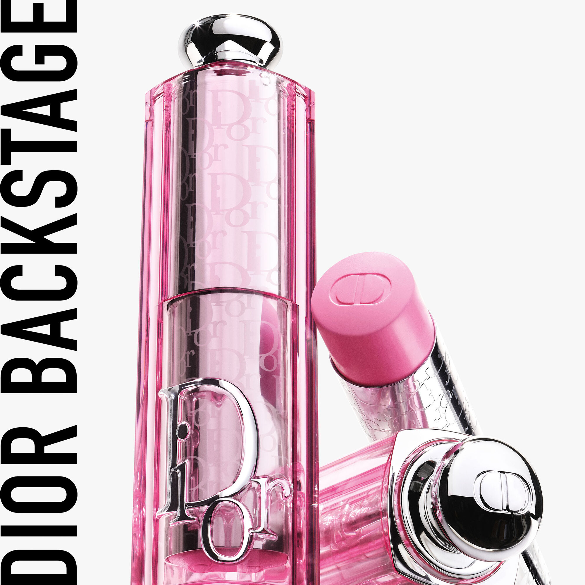 Dior Backstage leppestifter i rosa nyanser, elegant utstilt med merkevarelogoen tydelig synlig.