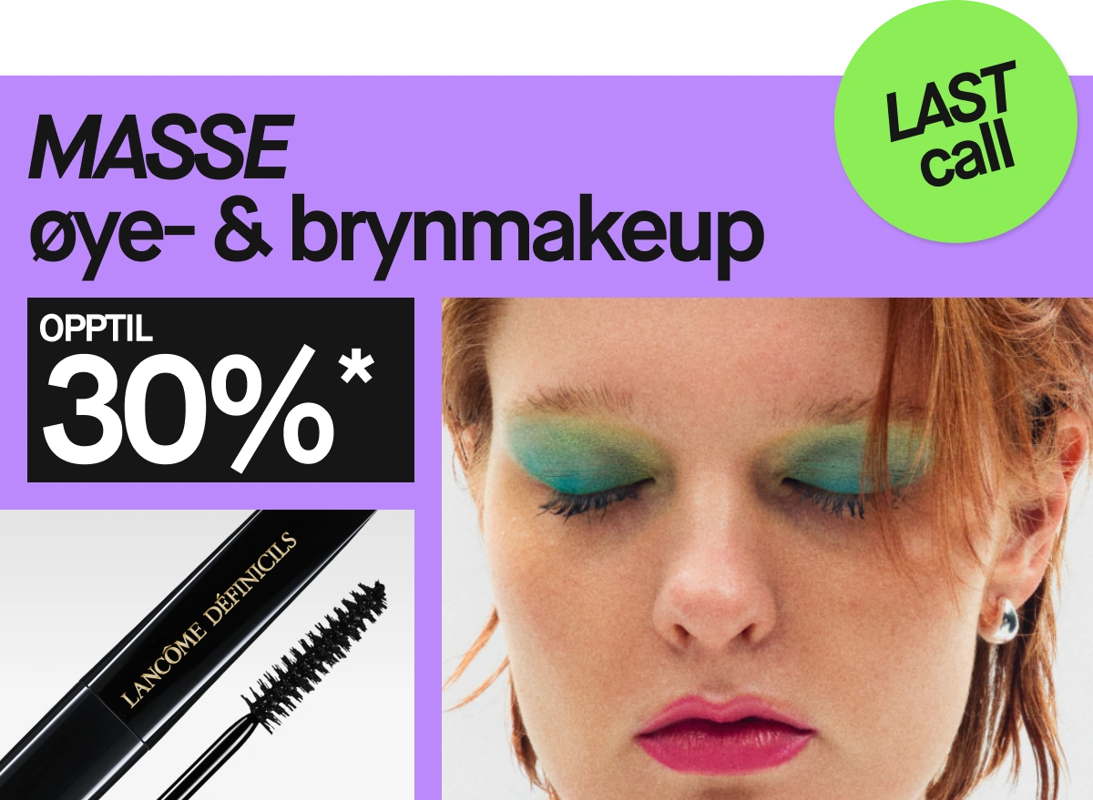 Teksten “MASSOR av ögon- & brynmakeup” og “UPP TILL 30%*” vises på lilla bakgrunn sammen med en grønn sirkel med teksten “LAST call”. En Lancôme Définicils mascara vises ved siden av en person med turkis øyenskygge, rosa leppestift og sølvfargede øredobber.