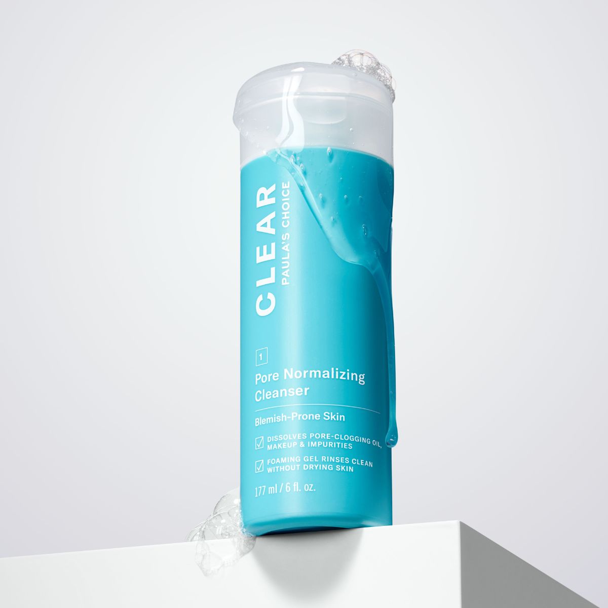 Paula's Choice - Pore Normalizing Cleanser. Sininen pullo, jossa on kirkasta geeliä ja vaahtoa.