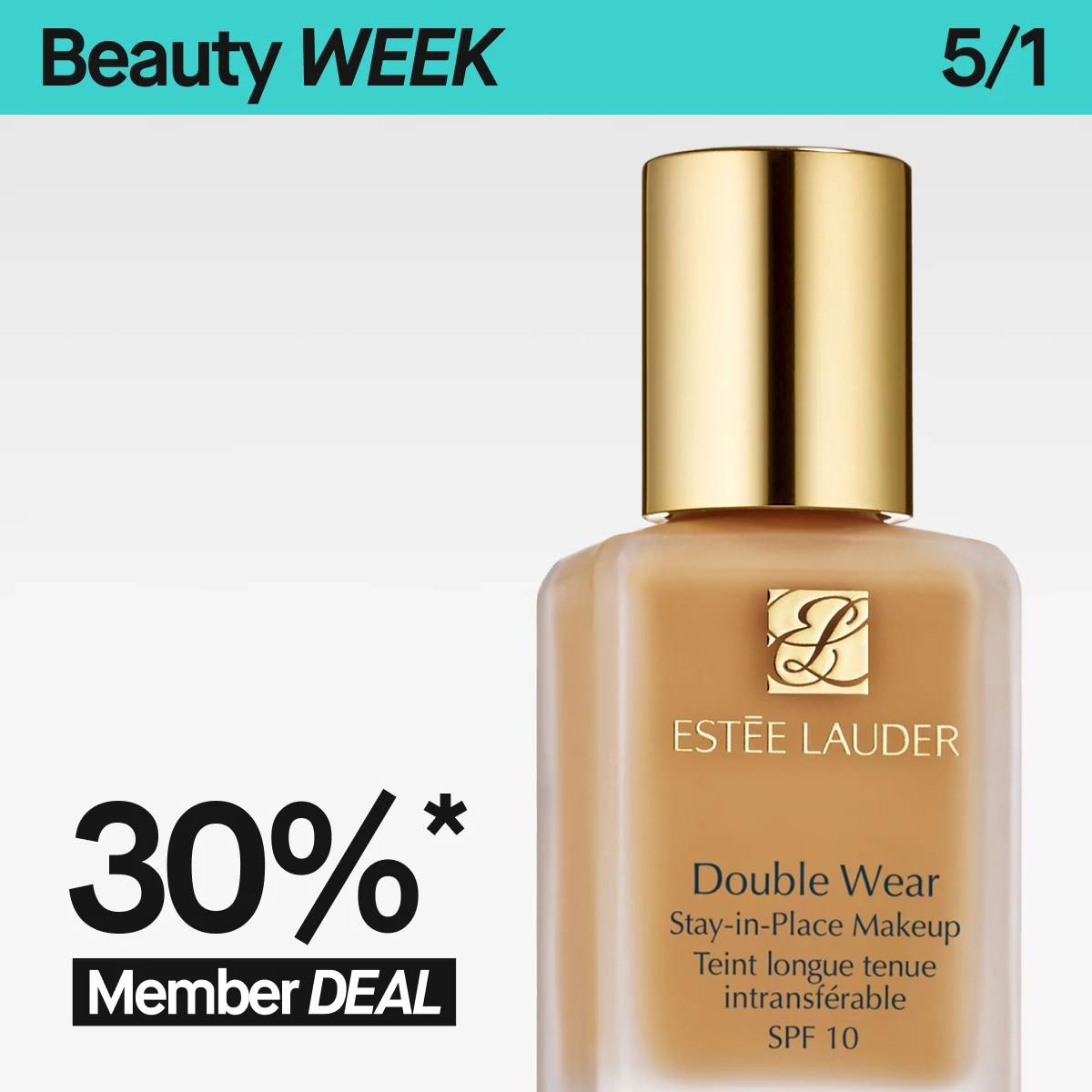 “Estée Lauder Double Wear foundationflaska placerad bredvid kampanjtext mot ljus bakgrund.”