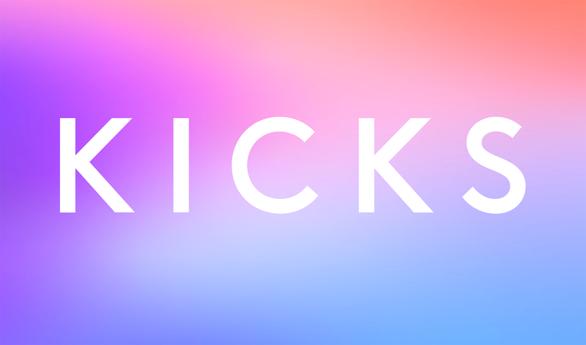 Teksten «KICKS» i hvitt mot en bakgrunn med en gradient av lilla, rosa, blå og oransje farger.