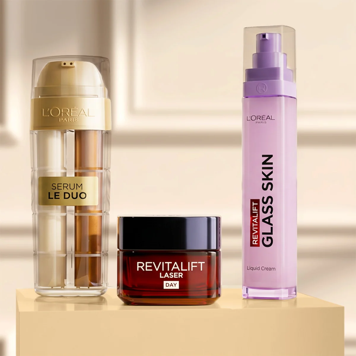 L’Oréal Paris Revitalift -ihonhoitotuotteita vaalealla taustalla.