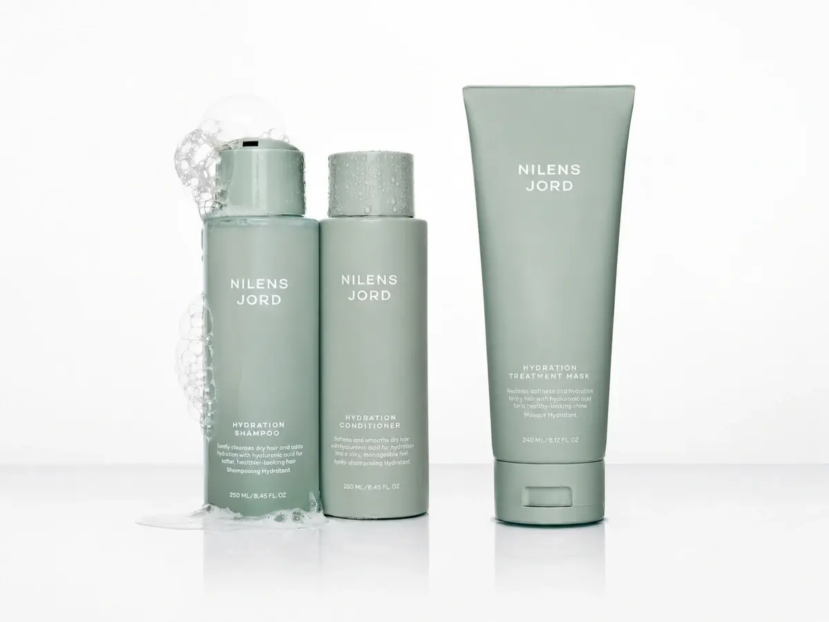 Nilens Jord Hydration -tuotesarja: shampoo (250 ml), hoitoaine (250 ml) ja hiusnaamio (240 ml).