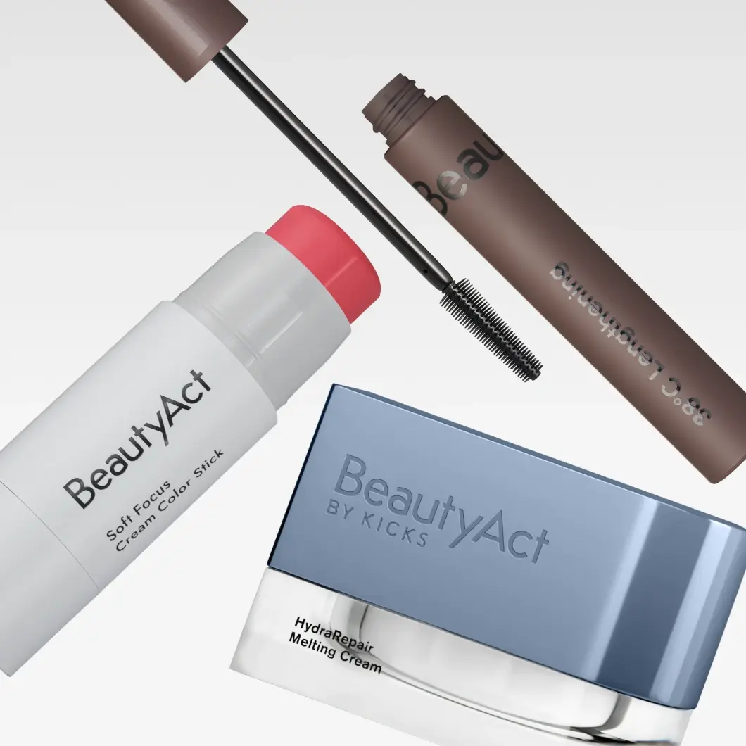 BeautyAct Soft Focus Cream Color Stick i korallrosa, HydraRepair Melting Cream og brun 38°C Lengthening mascara med synlig mascarabørste.